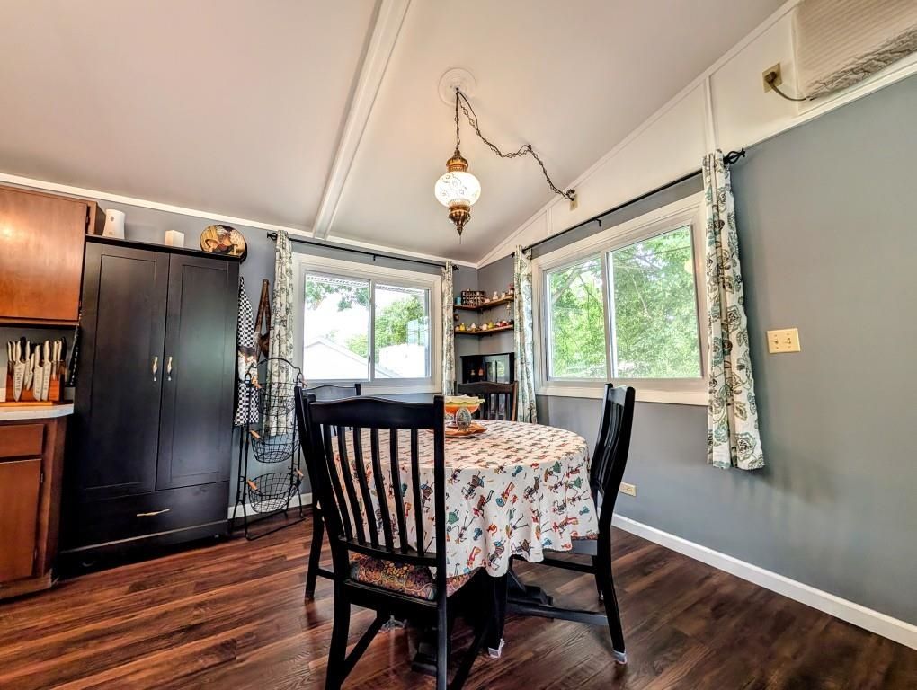 1407 S Kernan Ave, Appleton, WI - More