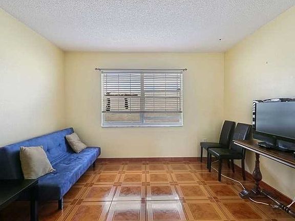 5th image of 1530 Pennsylvania Ave APT 302