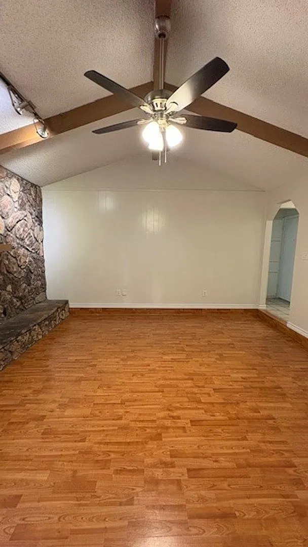 Cozy 3 Bedroom & 2 Bathroom Home with plenty of space, Arlington ISD! — Photo 4