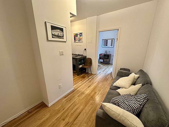 2nd image of 172 Prince St APT 3B