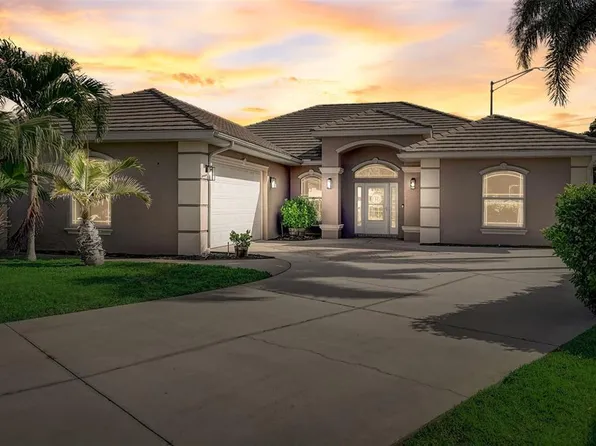 4501 McIntosh Lake Ave, Sarasota, FL 34233