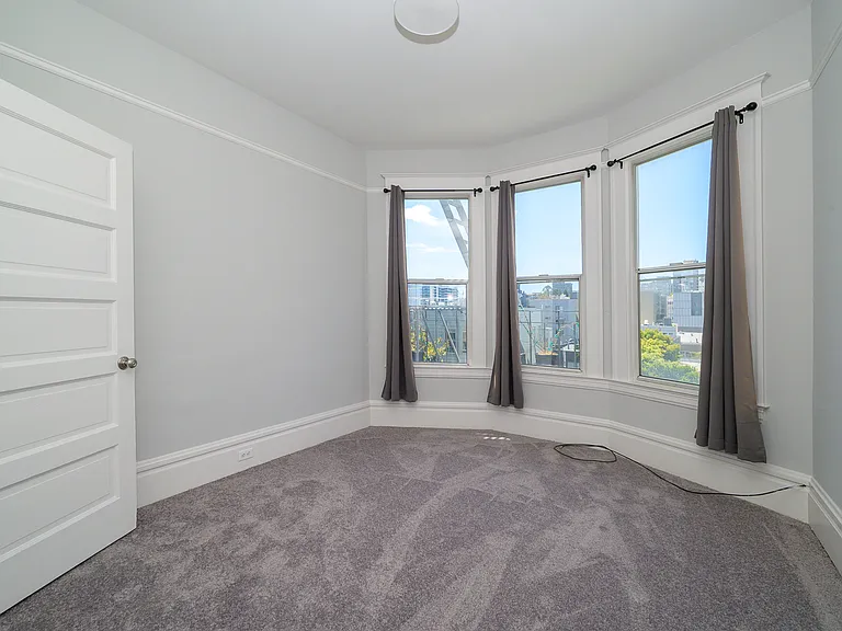 1535 Larkin St #B — Photo 22