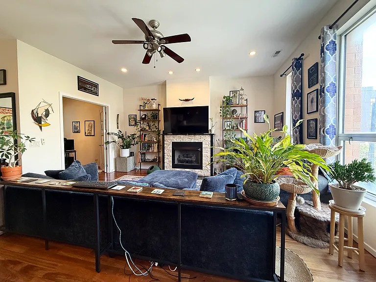 1731 N Western Ave #3 — Photo 4