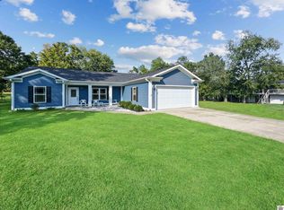 180 Camelot Dr, Murray, KY 42071