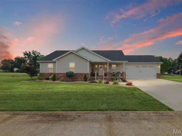 809 Amber Dr, Okawville, IL 62271