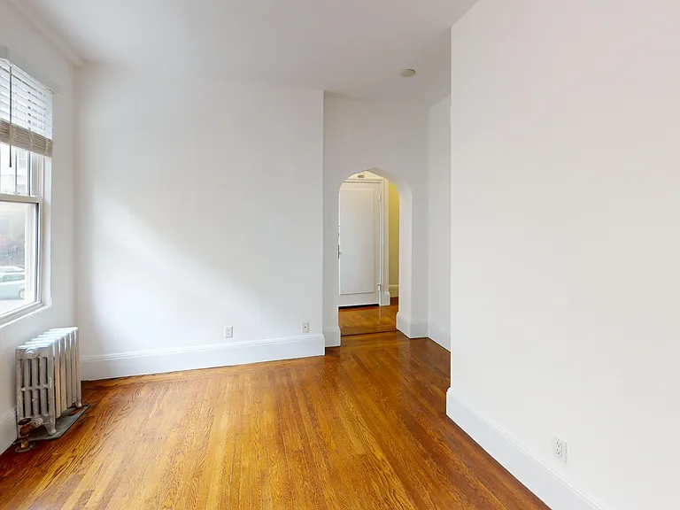 1520 Gough Street — Photo 4