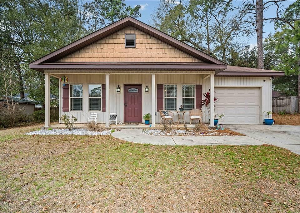 1st image of 209 Maplewood Loop