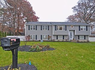 12 Malvern Ave, Tyngsboro, MA 01879