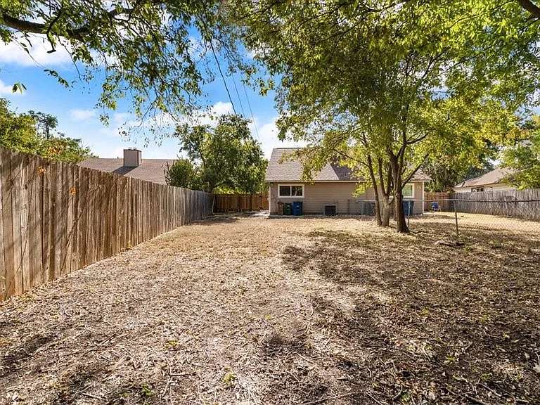 13300 Cowdray Park #B — Photo 27