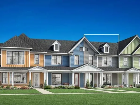 412 S Ctr, Northville, MI 48167