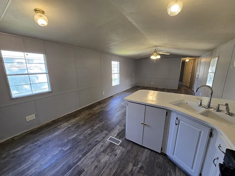 700 W Ridgeway Ave #111 — Photo 10
