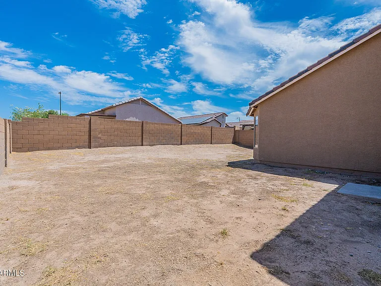 24866 W Huntington Dr — Photo 39