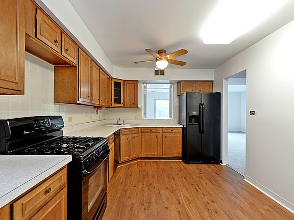 4th image of 820 Oakton St APT 4C