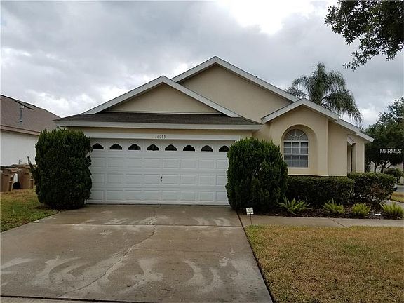 2nd image of 16055 Magnolia Hill St
