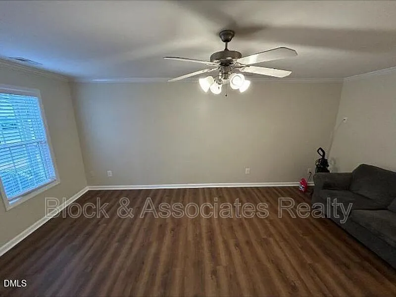 2 bed, 2.5 bath, 1054 sqft, $1,425 — Photo 4