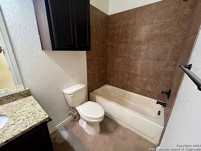 174 Joanne Cv — Photo 8