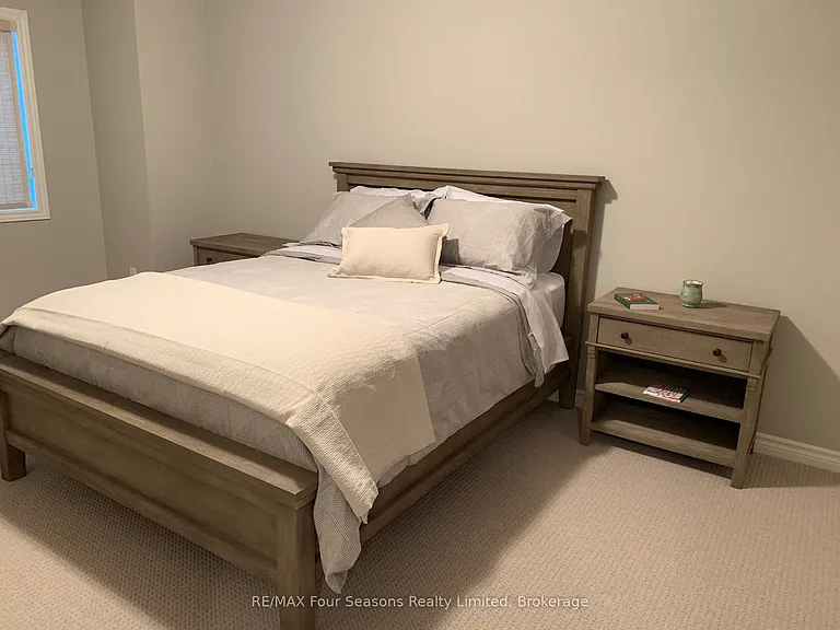 12 Robbie Way — Photo 10
