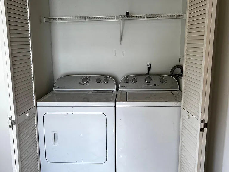 6631 Old Orchard Ave — Photo 3