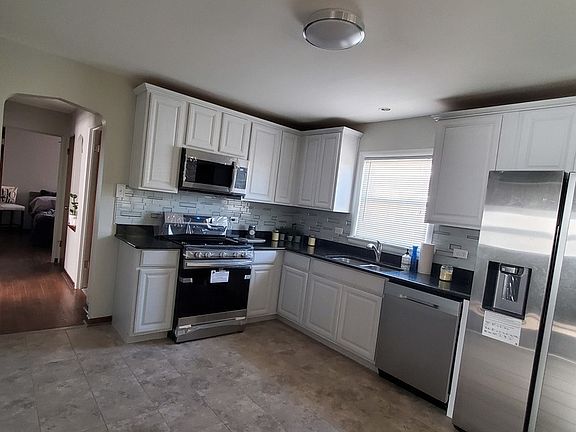4th image of 12719 S Bishop St