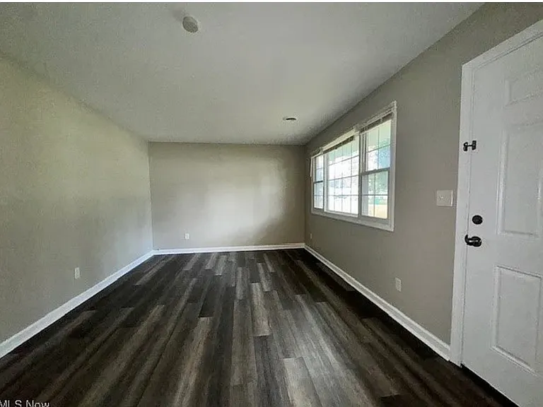 1419 Davista Ave — Photo 2