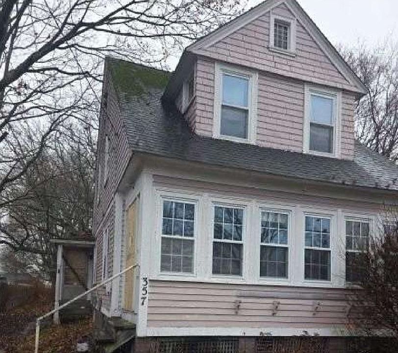 1st image of 357 Pequot Ave