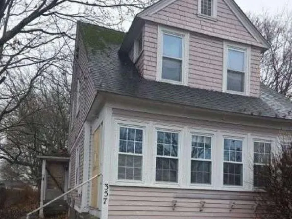 357 Pequot Ave, Warwick, RI 02889