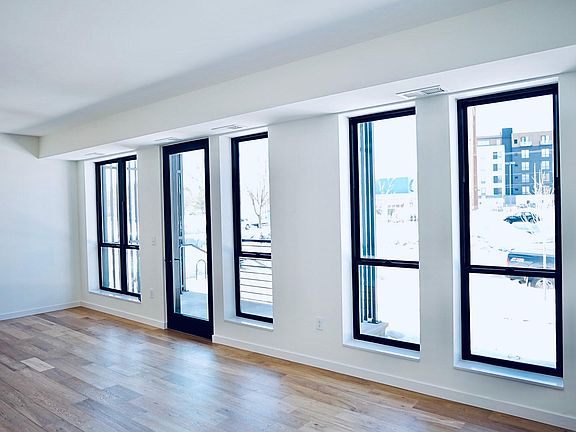 4th image of 4745 Minnehaha Ave #103