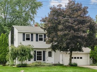 677 Fairfield Ave NW, Grand Rapids, MI 49504