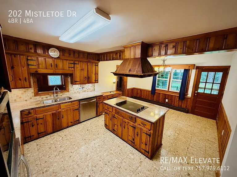 202 Mistletoe Dr — Photo 7