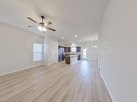 4th image of 136 Cainwood Ct