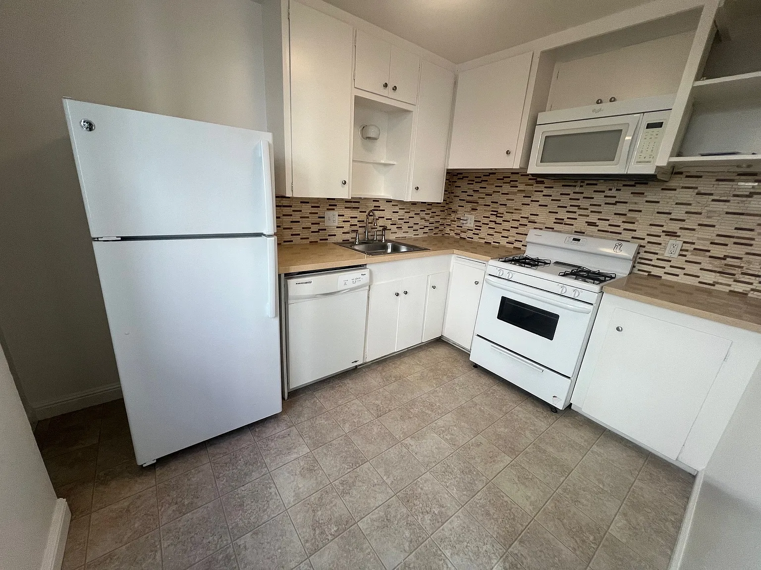 1 bed, $2,300 — Photo 1