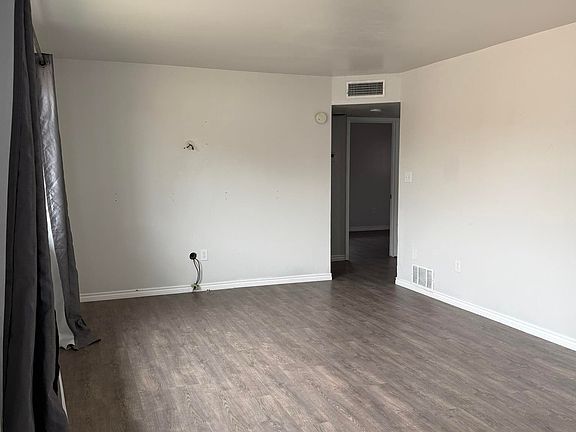 3rd image of 1803 W Blodgett St