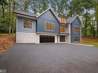 11600 Blue Ridge Ln, Great Falls, VA 22066