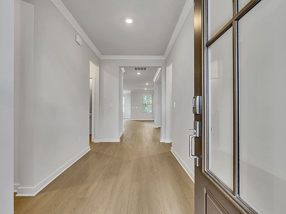 4th image of 207 Chilano Dr
