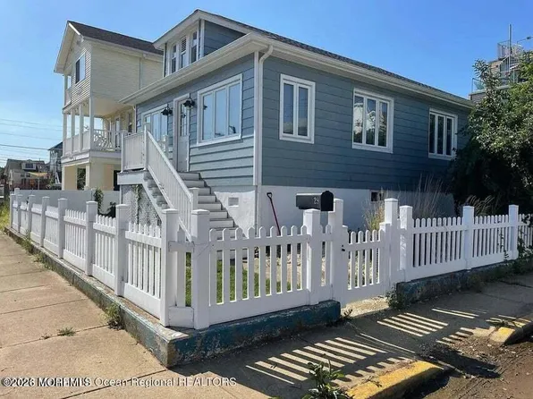 29 Huddy Ave, Highlands, NJ 07732