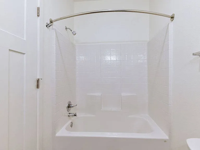 Chase Creek Apartment Homes — Photo 17