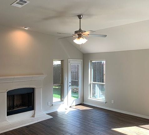 2nd image of 121 Wilson Cliff Dr
