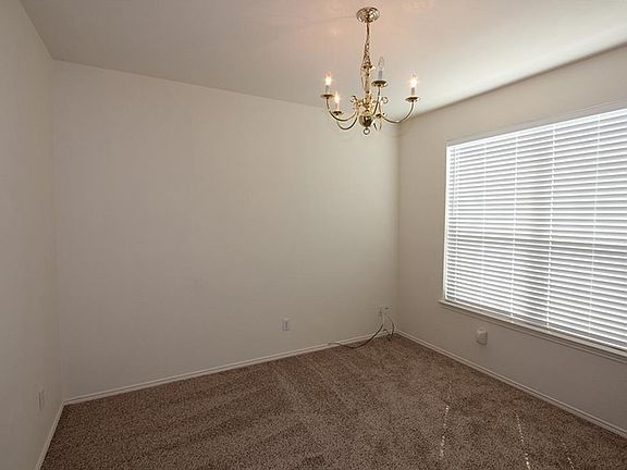 3rd image of 1001 Marlow Ln