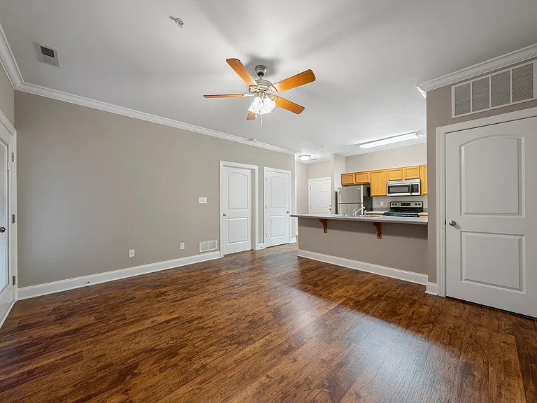 Mount Victor Olde Towne Luxury Apartments — Photo 99