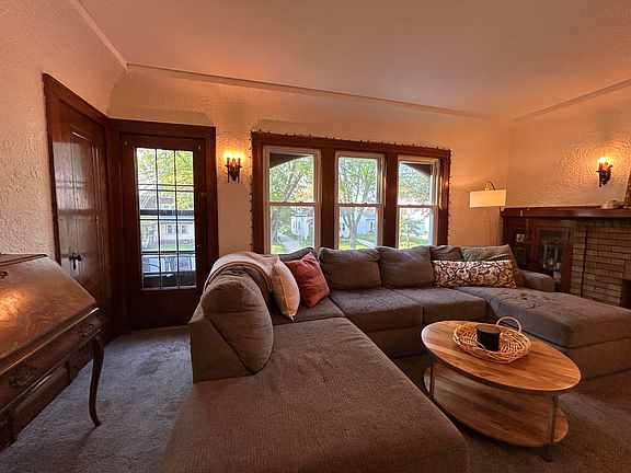 3rd image of 2021 E Marion St Unit 2019