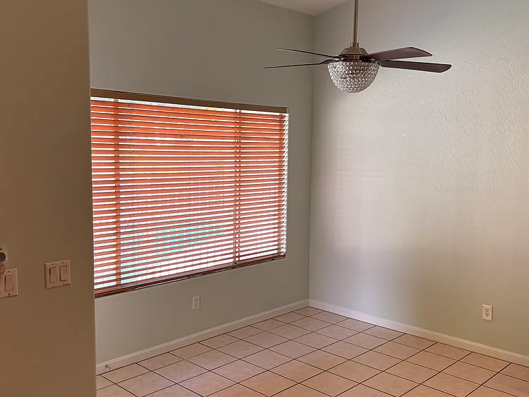 685 W Douglas Ave — Photo 15