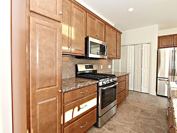 2nd image of 8B Inglewood Dr