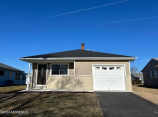 9 San Salvador St, Toms River, NJ 08757