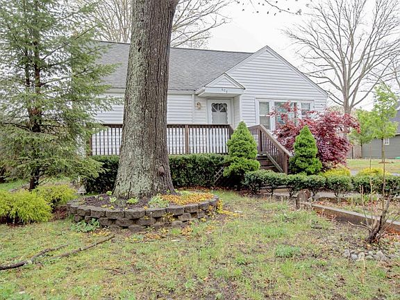 3rd image of 608 Hardenbergh Ave