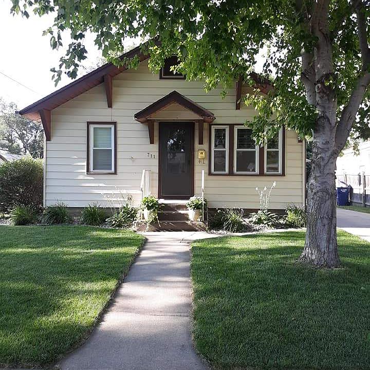 1st image of 711 Pacquette Ave