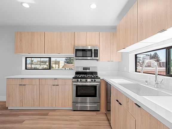 5th image of 14802 Vanowen St #14802