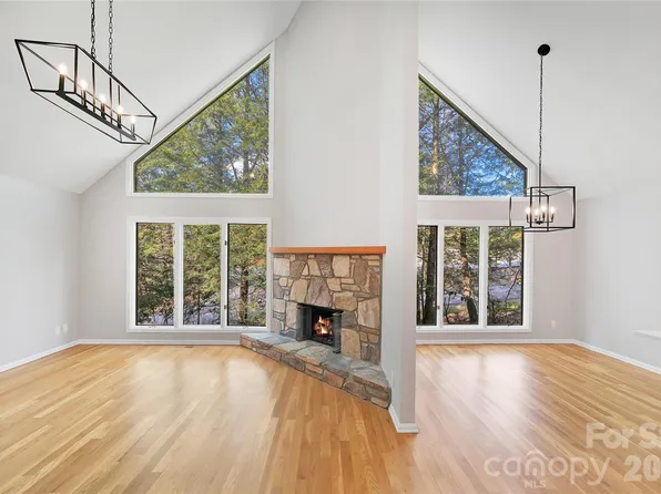 3814 Connestee Trl, Brevard, NC 28712