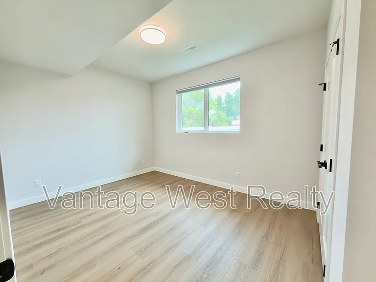 306 Sumac Rd W — Photo 7