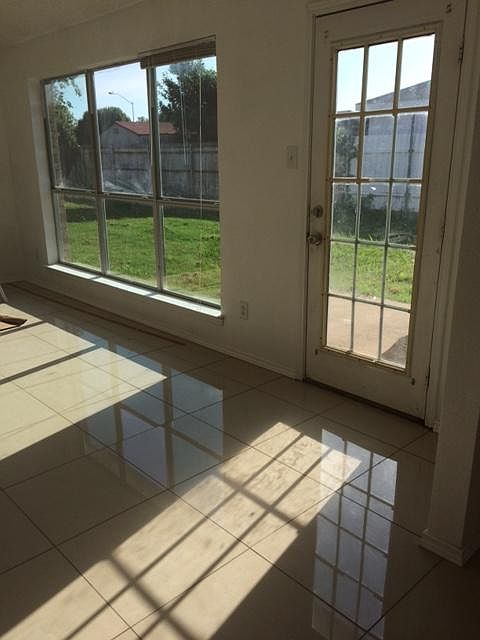 1st image of 1133 Sandalwood Dr