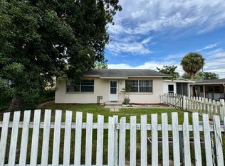 308 N Rockingham Ave, Tavares, FL 32778